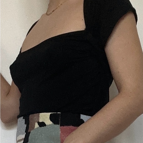 Black rayon top, multiple ways to wear - Picture 2 of 7